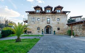 Sandoñana Old Palace Lodge